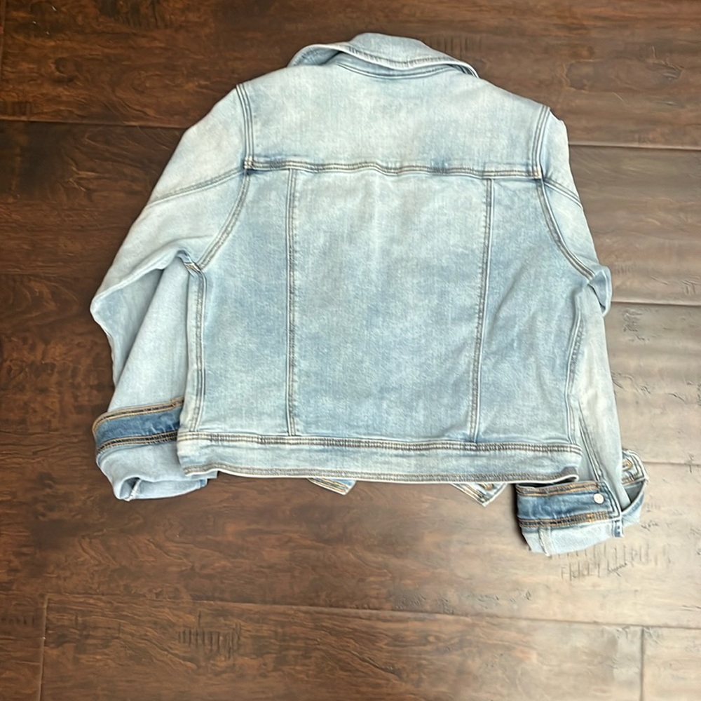 Cute girls Cat and Jack jean jacket - Picture 3 of 3